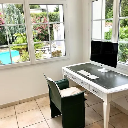 Piscine Proche Centre קאן