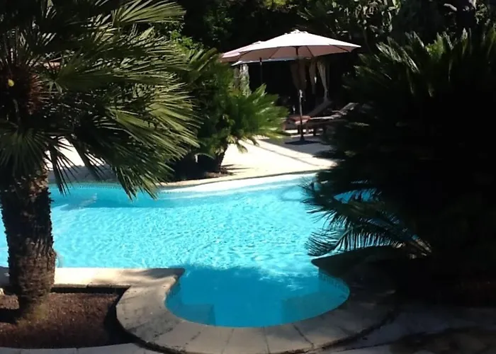 فيلة Piscine Proche Centre