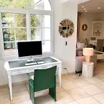 Piscine Proche Centre Βίλα